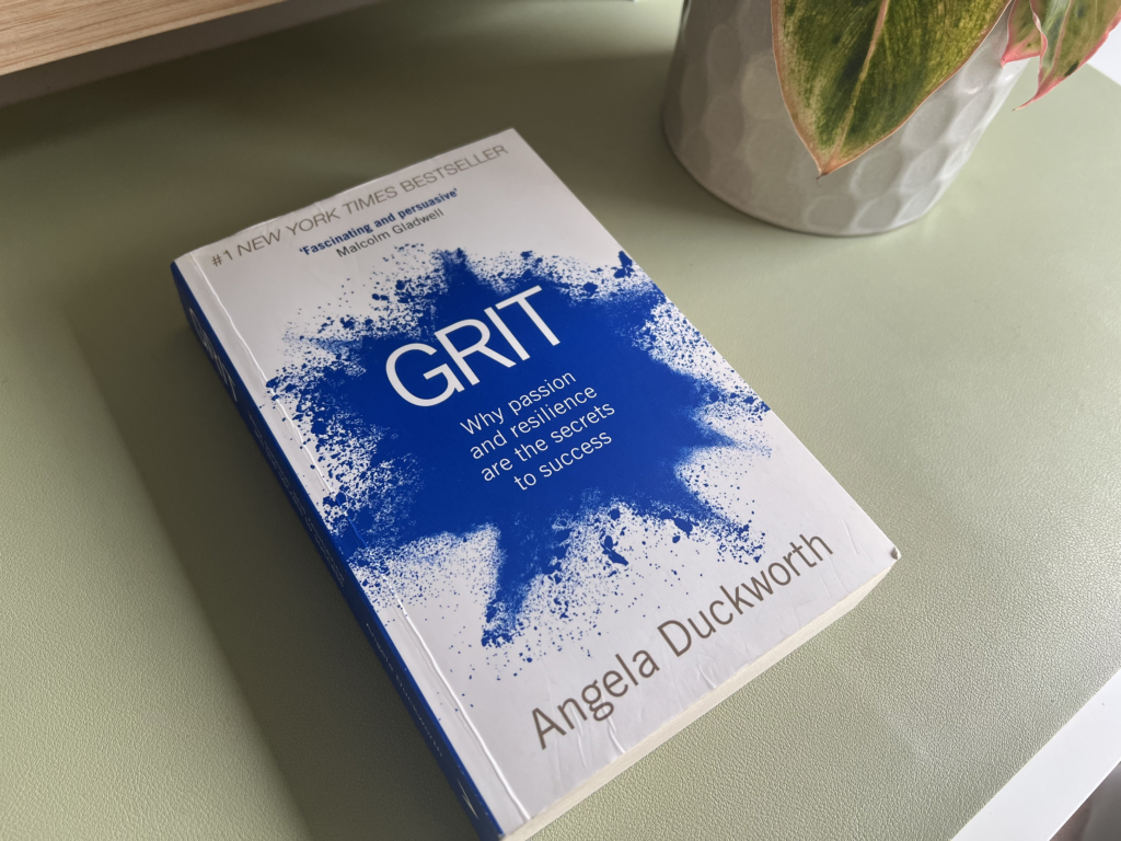 Book cover of "Grit" by Angela Duckworth.